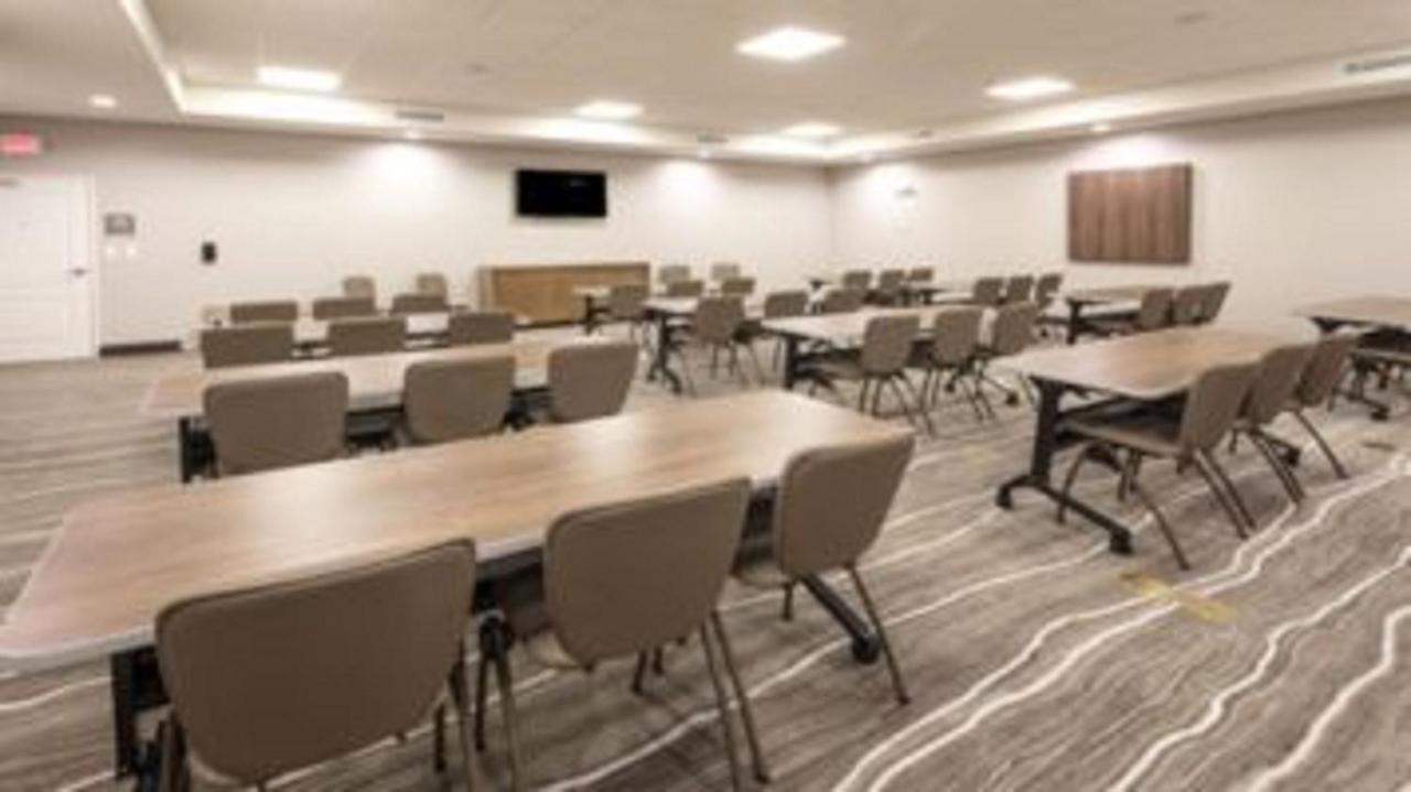 Staybridge Suites Dearborn By Ihg Bagian luar foto