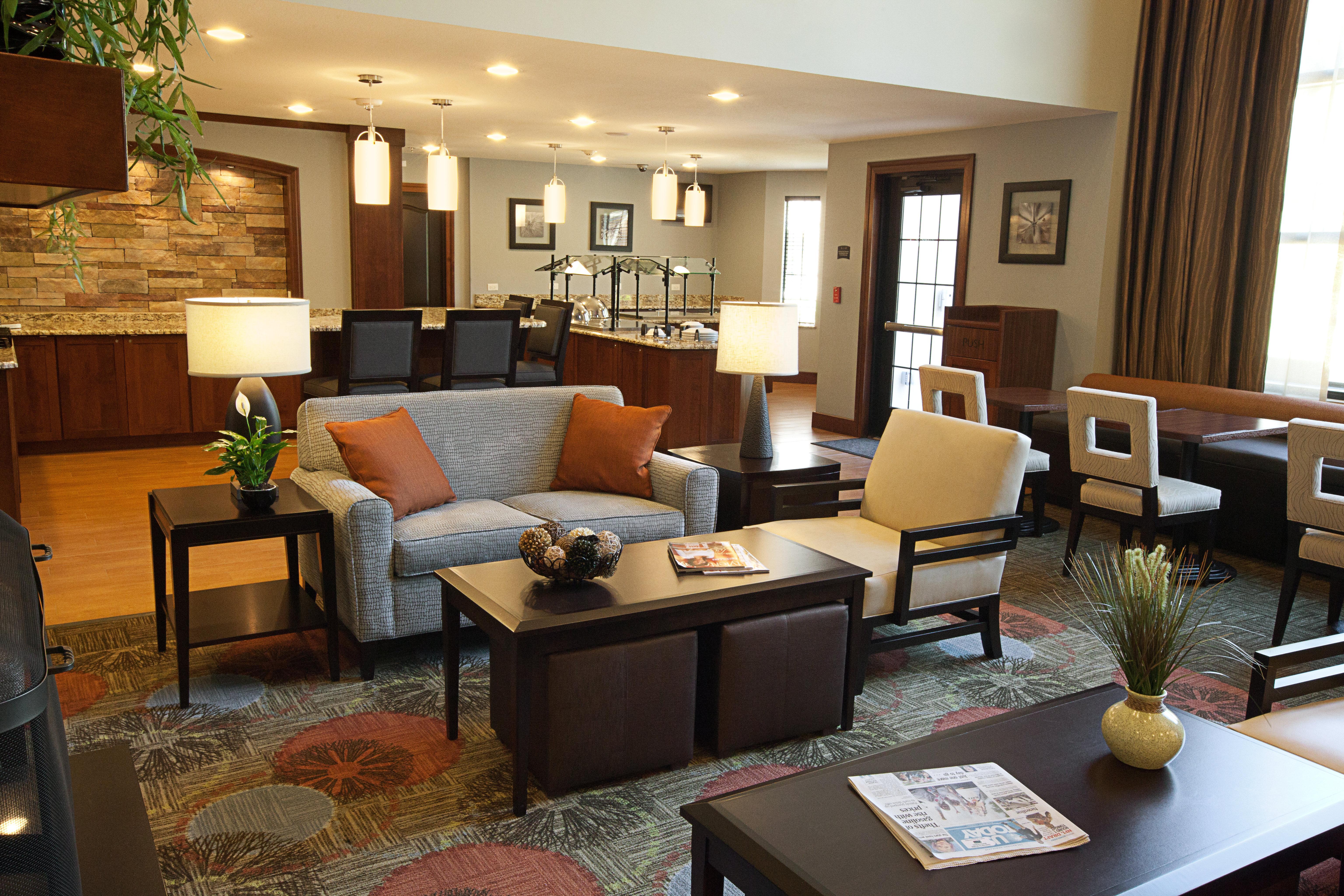 Staybridge Suites Dearborn By Ihg Bagian luar foto